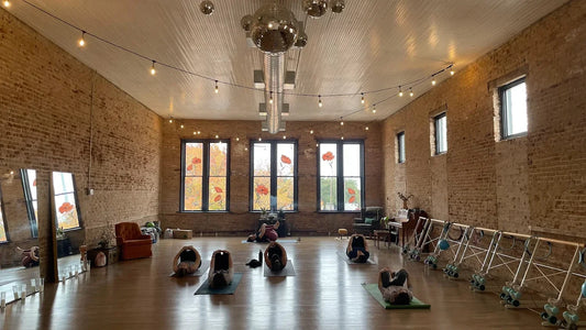 araam girl muslim girl wellness pilates yoga — Evening Mat Pilates — September 25, 2025